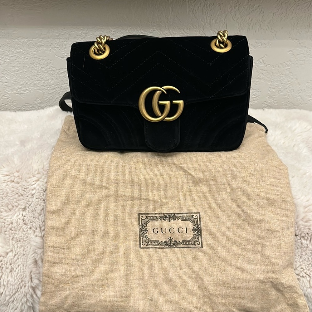Gucci marmont velvet handbag